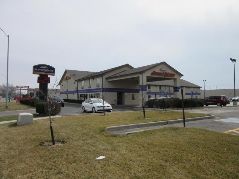 Howard Johnson By Wyndham Wichita Airport Exteriör bild