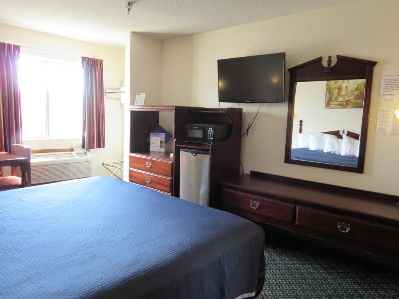 Howard Johnson By Wyndham Wichita Airport Exteriör bild